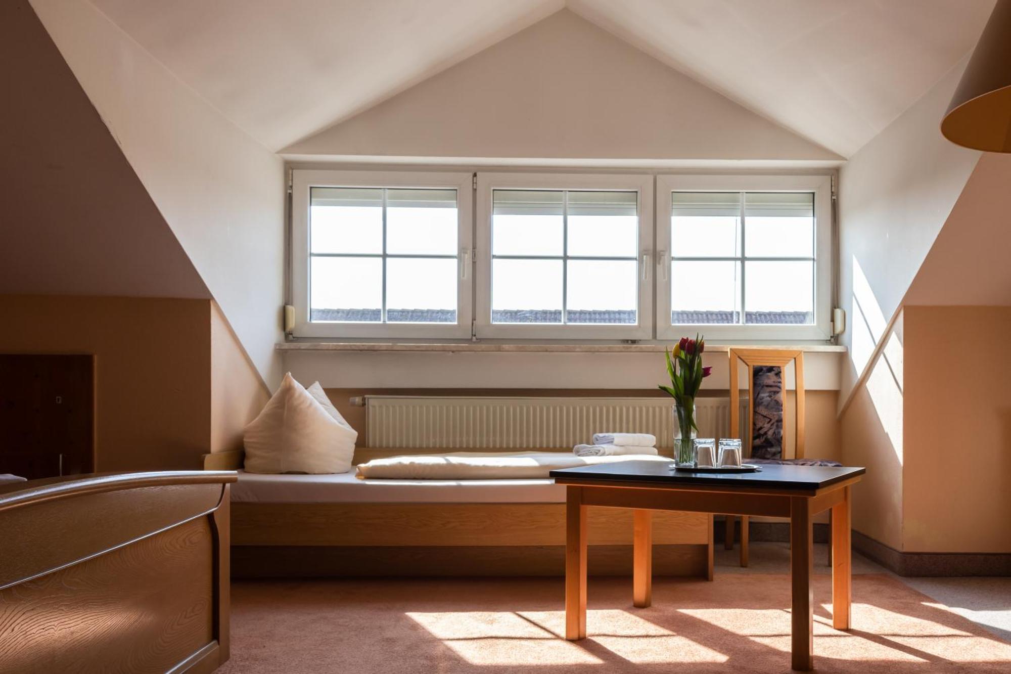 Hotelpension Zum Gockl Allershausen Εξωτερικό φωτογραφία