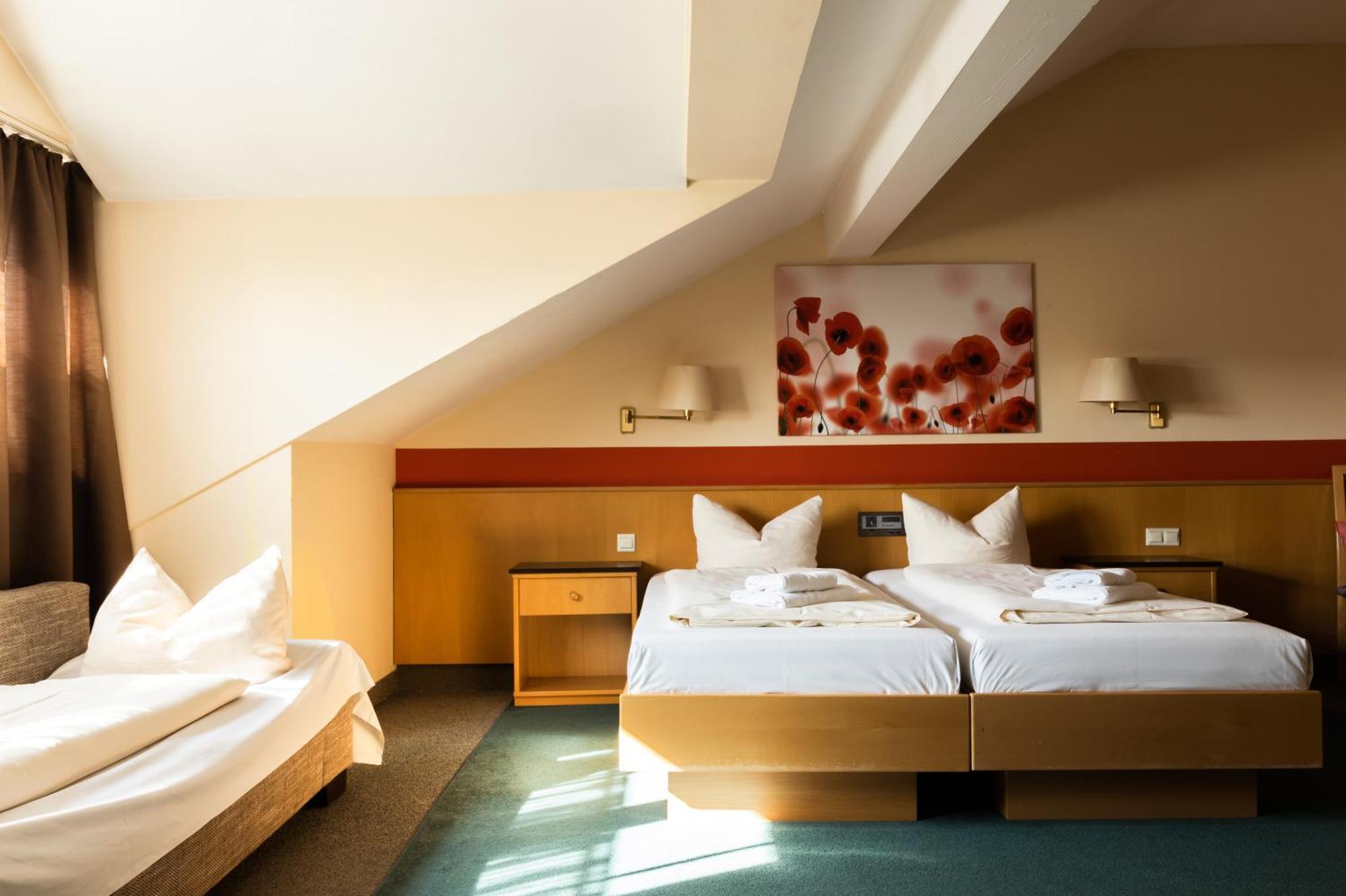 Hotelpension Zum Gockl Allershausen Εξωτερικό φωτογραφία