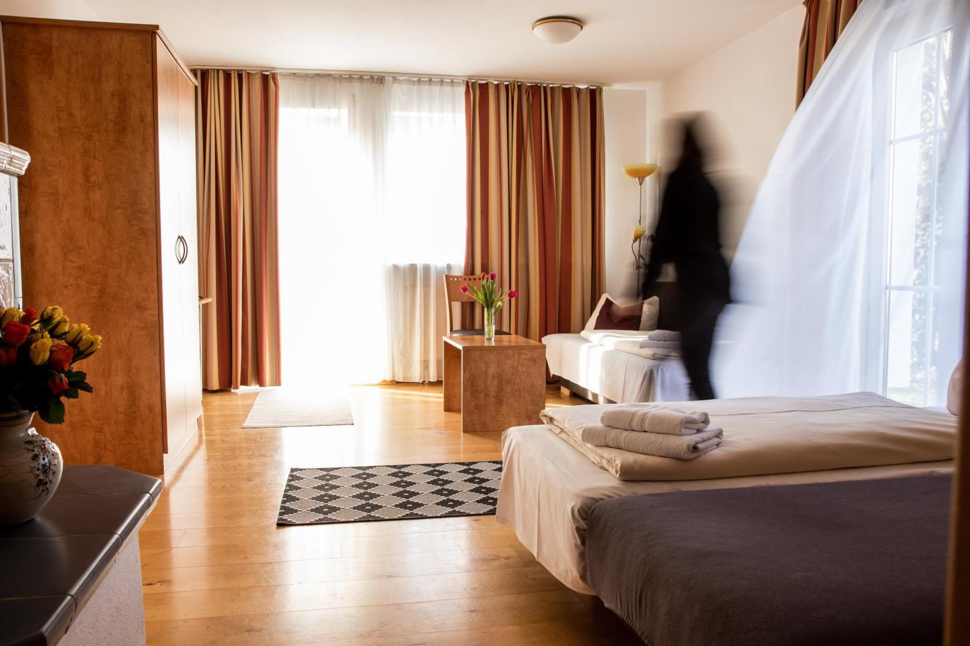 Hotelpension Zum Gockl Allershausen Δωμάτιο φωτογραφία