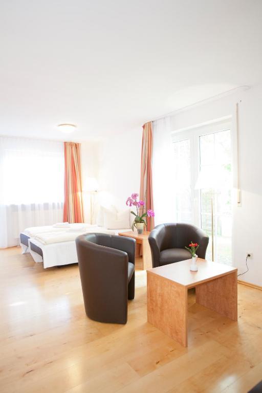 Hotelpension Zum Gockl Allershausen Δωμάτιο φωτογραφία